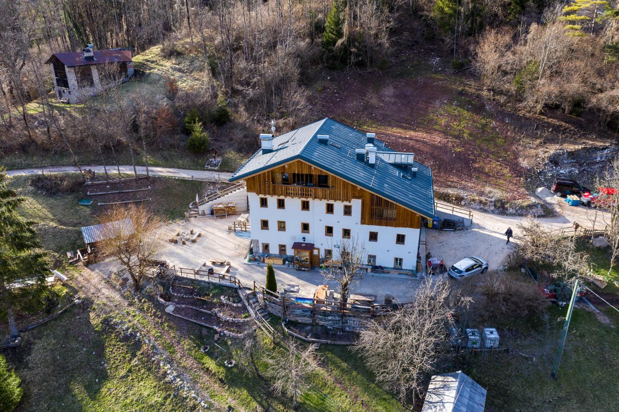 ヴァッレ・ディ・カドーレ Agriturismo Borgo Damosヴィラ エクステリア 写真